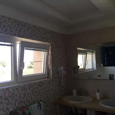 Cube Apartment